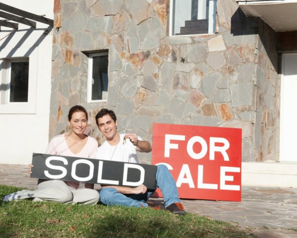 Metric Mortgage - happy homeowners